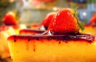 Tort cu ananas si capsuni