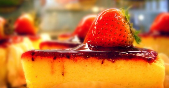 Tort cu ananas si capsuni